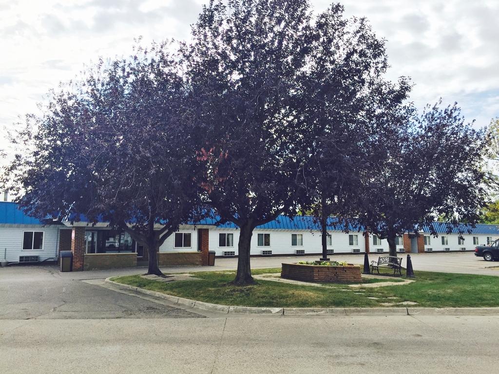Americas Best Value Inn Grand Forks Extérieur photo