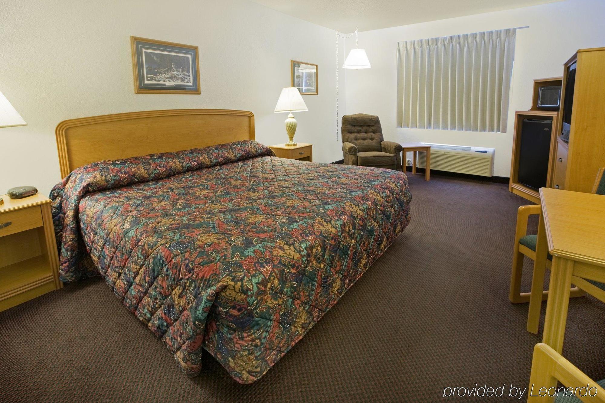 Americas Best Value Inn Grand Forks Extérieur photo