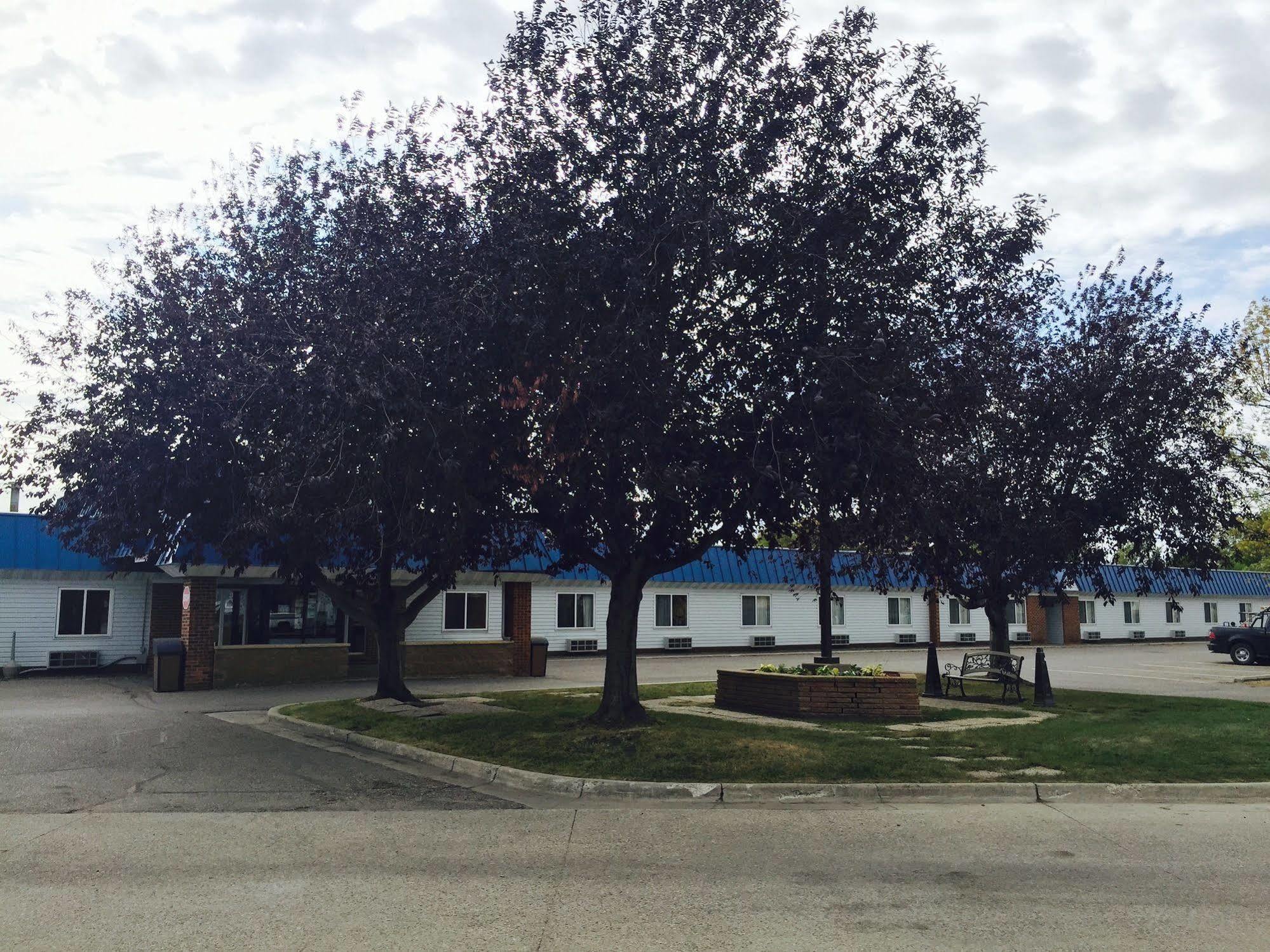 Americas Best Value Inn Grand Forks Extérieur photo